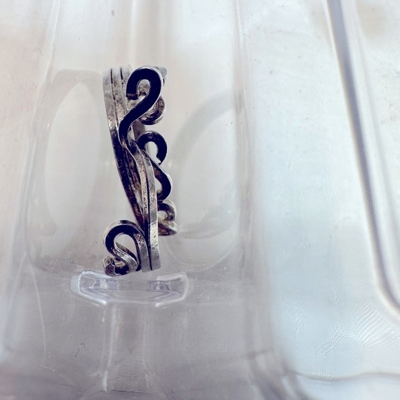 Womens Elegant Silver Tone Swirl Ring Band Size 6-10 Double Layer Finger ring main image 5